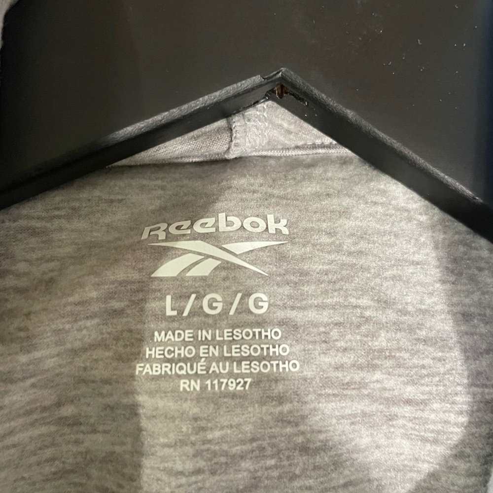 🎀Host Pick 🎀 Reebok sweatshirt - Picture 2 of 4